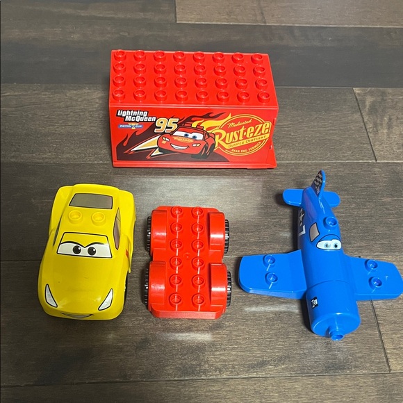 Lego Duplo Disney Cars Lightning McQueen Playset - Picture 2 of 4